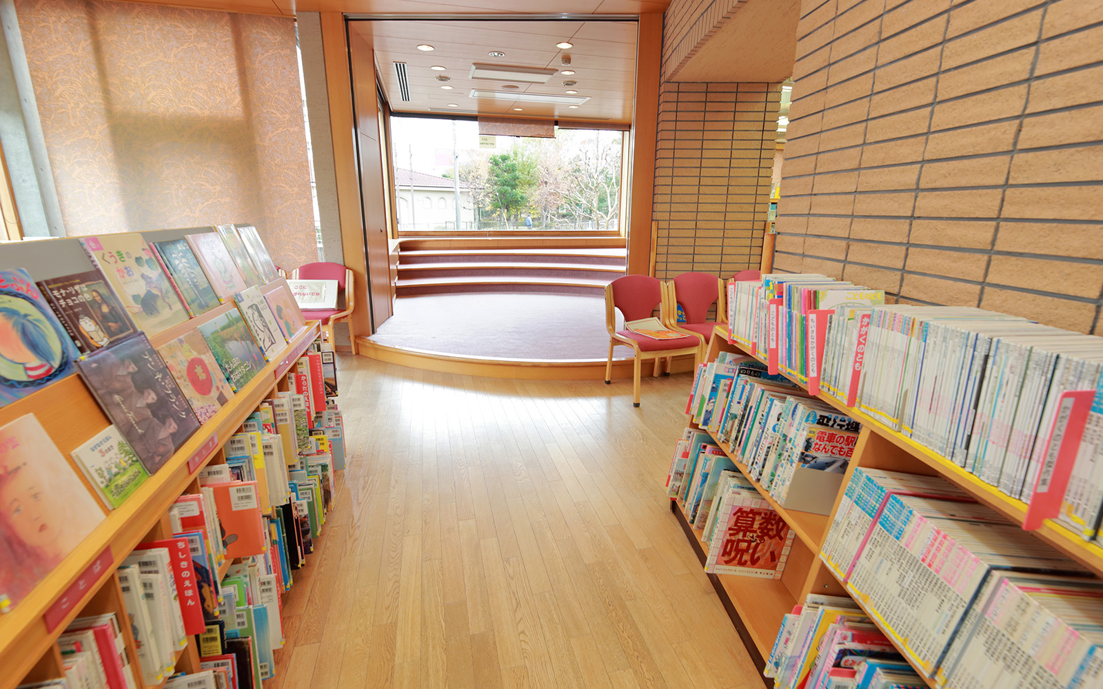 小倉台図書館おはなしのへや